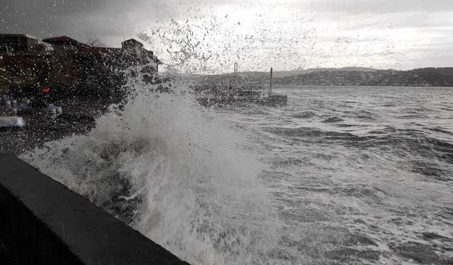 İstanbul'da fırtına can aldı