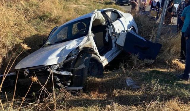 Mardin'de otomobil, şarampole yuvarlandı: 5 yaralı
