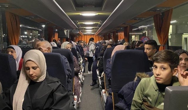 Gazze'den tahliye edilenler İstanbul'da