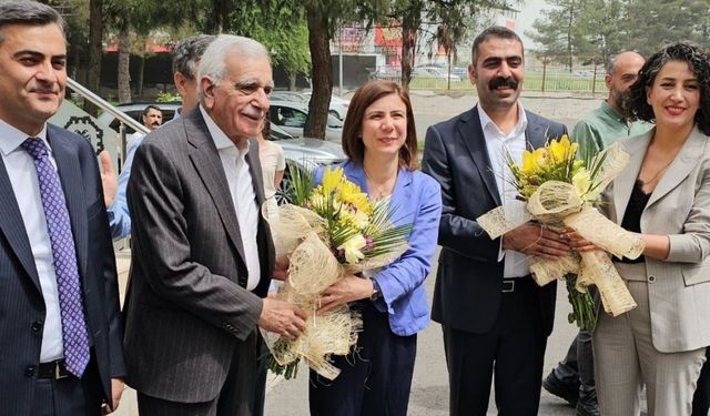 Üç büyükşehrin eş başkanları Diyarbakır’da buluştu