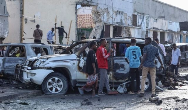 Bomba yüklü araçla saldırı: 5 ölü, 20 yaralı