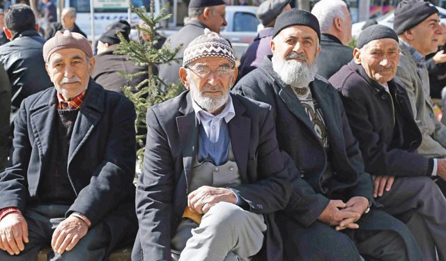 Türkiye’de emeklilik yaşı 60’a sabitleniyor