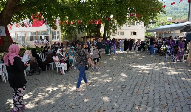 Kadınlar köyün yönetimini ele geçirdi, erkekler köyü terk etti