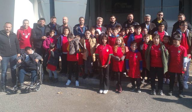 Amedspor'un minik hayranları