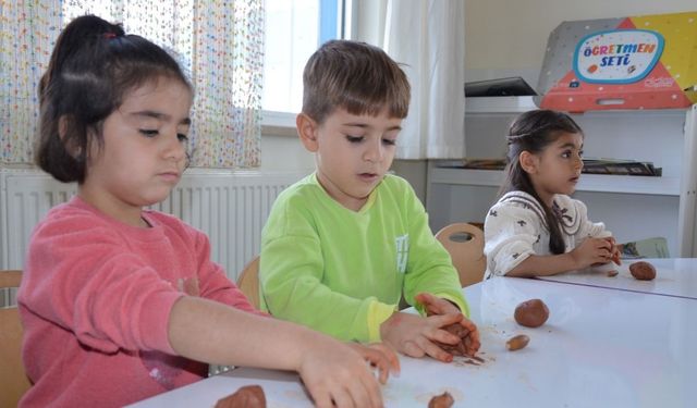 Diyarbakır’da çocuklarla tohum ekme etkinliği düzenlendi