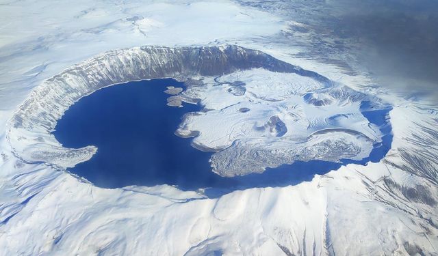 Nemrut’un büyüleyen manzarası havadan görüntülendi