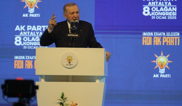 Erdoğan: Özel oturduğu koltuğun hakkını hala veremedi