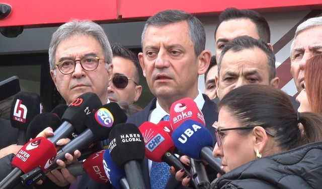 Özel'den Zafer Partisi'ne ziyaret