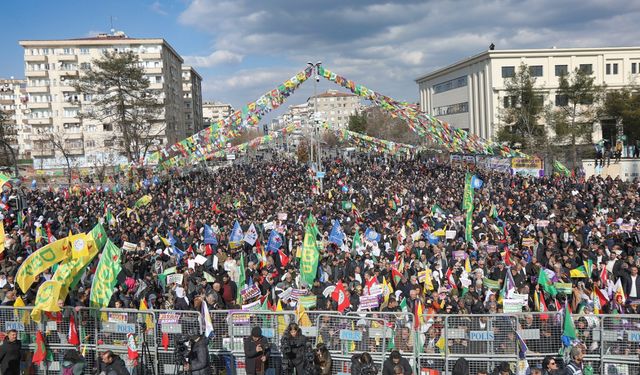 DEM Parti’nin Diyarbakır mitinginde öne çıkan mesaj