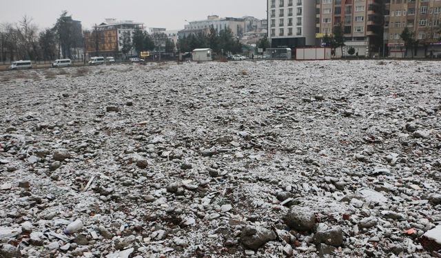 Diyarbakır’da beklenen kar geldi