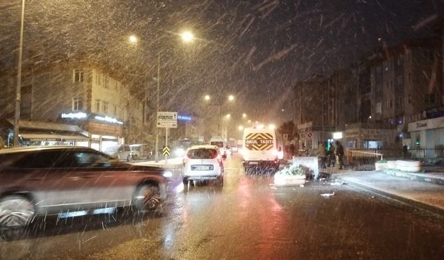 İstanbul'da kar yağışı etkili oluyor