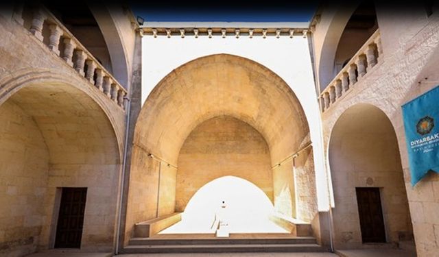 Diyarbakır’da 700 yıllık medrese göz kamaştırıyor