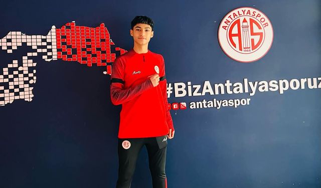 Diyarbakırlı futbolcu Antalyaspor'a transfer oldu