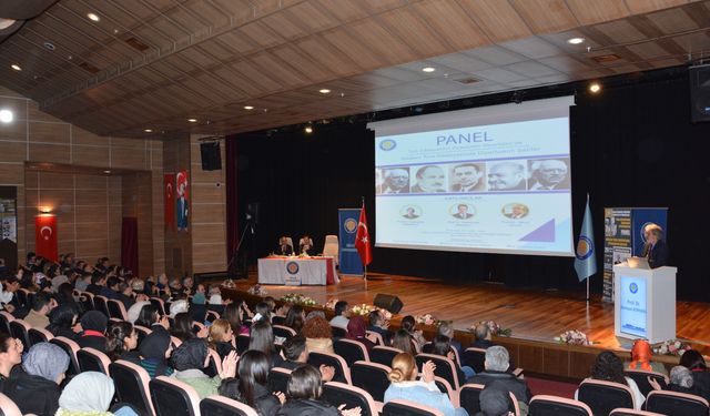 Dicle Üniversitesi'nde "Diyarbakırlı Şairler" paneli düzenlendi