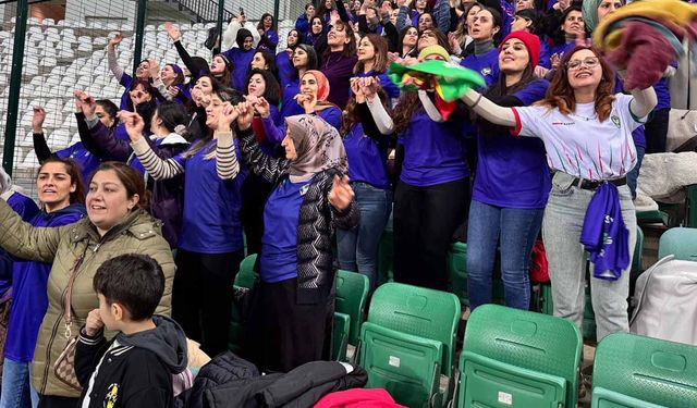 Amedspor’a kadınlardan 8 Mart desteği