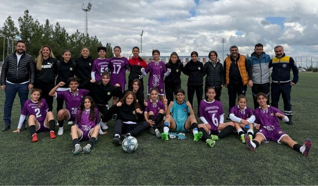 Diyarbakır Büyükşehir Kadın Futbol Takımı Play-Off'u garantiledi