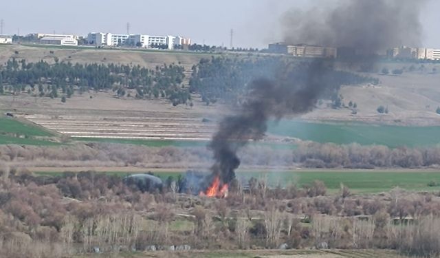 SON DAKİKA Diyarbakır’ın tarihi Hevsel Bahçeleri'nde korkutan yangın!