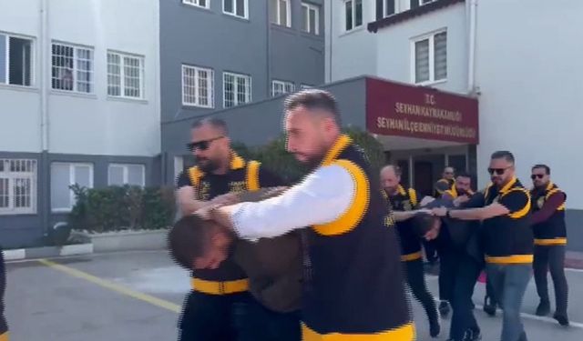 Husumetlisini vurmak üzereydi, son anda önlendi