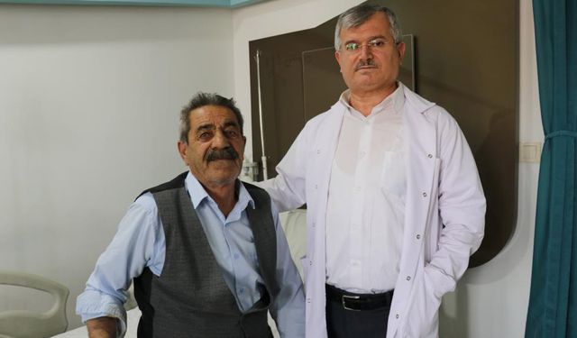 4 damarı kapalı olan ve bir gözünü kaybetme riski bulunan hasta ameliyatla sağlığına kavuştu