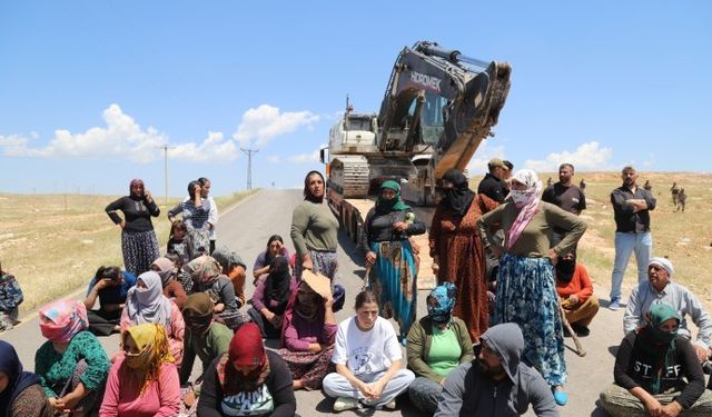 Köylülerin GES isyanı: Kepçelerin önüne geçtiler