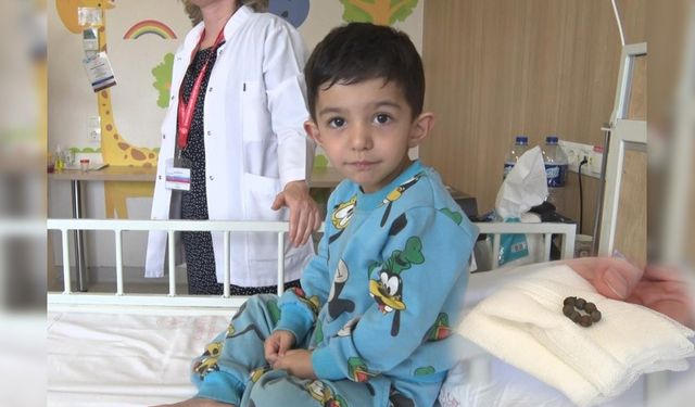 3 yaşındaki çocuğun bağırsağından 7 tane mıknatıs çıktı