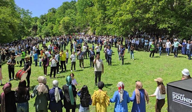 35 yıl sonra köylerine dönüşü kutladılar