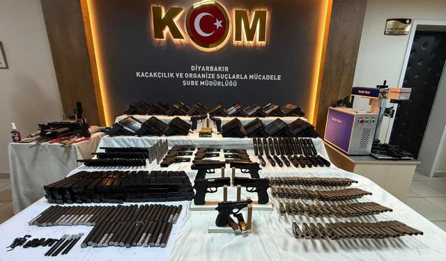 Diyarbakır’da oyuncakçı dükkanı silah atölyesi çıktı!