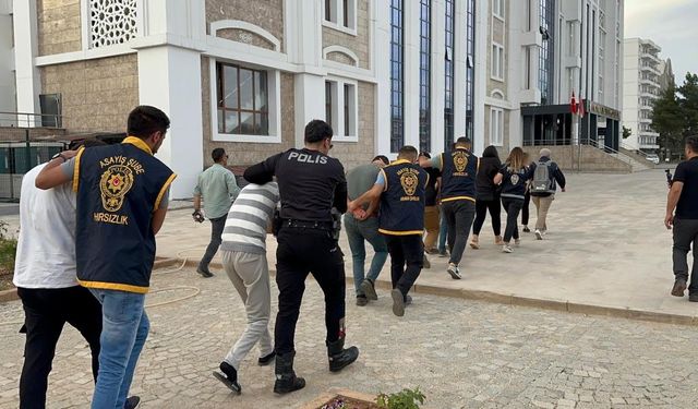 Masaj salonuna fuhuş operasyonu: 14 kişi yakalandı