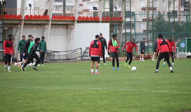 Servet Çetin: Elimizdeki imkanları rakiplerimizin puan kaybetmesine bıraktık