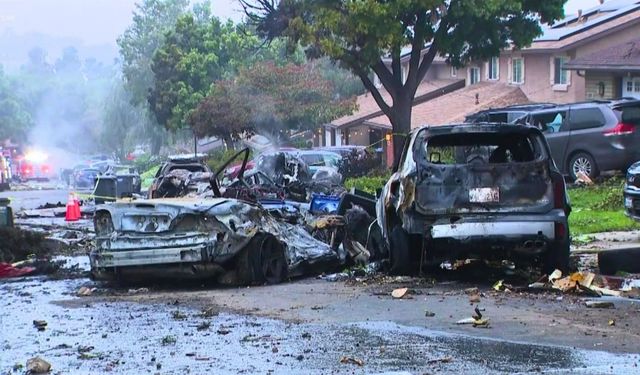 ABD'de uçak düştü: 15 evde yangın çıktı
