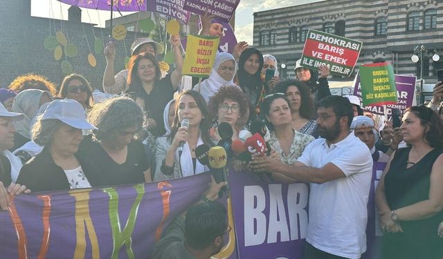 Hatimoğulları, Diyarbakır’da konuştu: Barışı bu topraklarda inşa edeceğiz