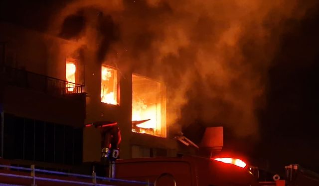 Konya'da 4 katlı binada patlama ve yangın: 12 yaralı