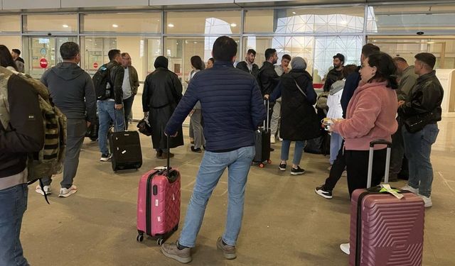 SON DAKİKA.. Hakkari uçağı Diyarbakır’a indirildi: Yolcular ortada kaldı!