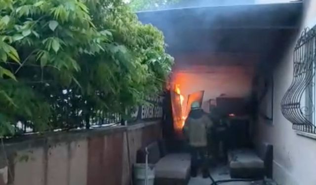Bursa'da bir vakfa ait öğrenci yurdunda yangın!