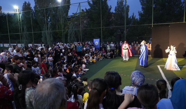 Diyarbakır kırsalında, yüzlerce çocuk ilki yaşadı