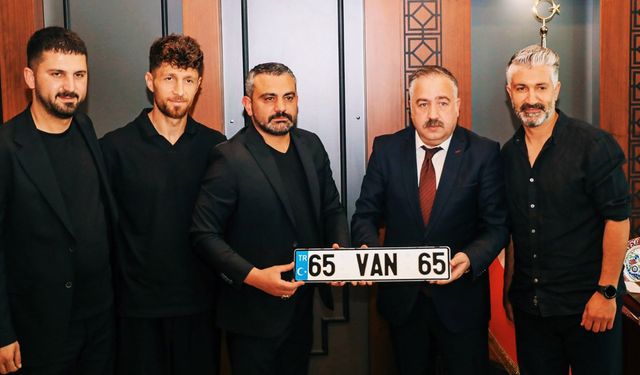 65 VAN 65 plaka için 33 milyon lira!