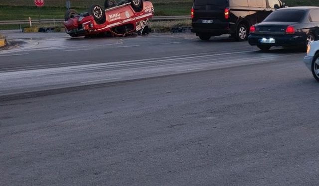 Kontrolden çıkan itfaiye aracı takla attı