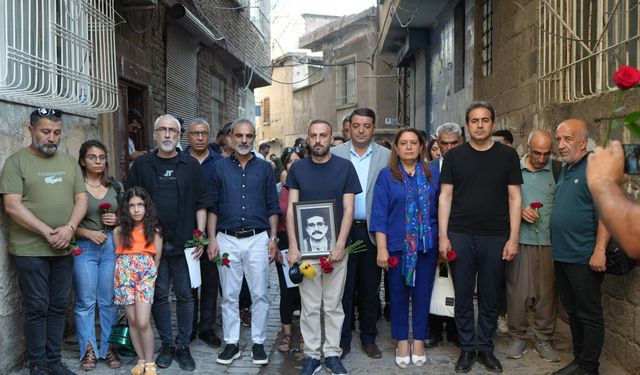 Diyarbakır'da 33 yıl önce katledilen gazeteci Hafız Akdemir'e anma!