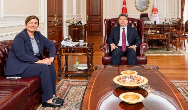 Adalet Bakanı Tunç, Diyarbakır milletvekiliyle bir araya geldi