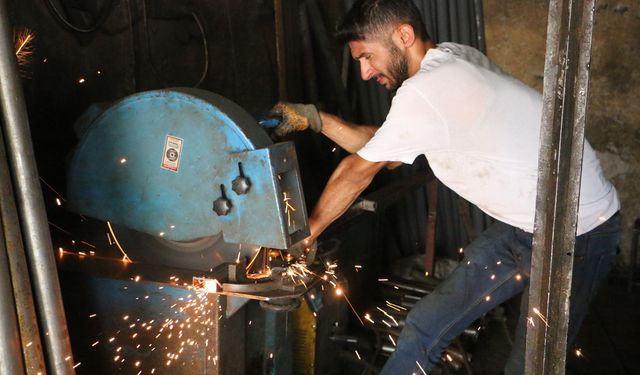 Diyarbakır’ın kavurucu sıcaklarında en ağır iş