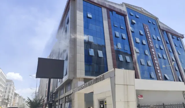 İpekyolu Belediyesi’nde patlama ve yangın