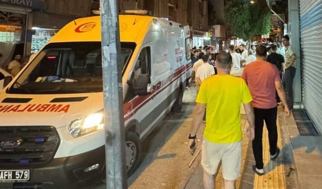 İki gurup arasında silahlı ve bıçaklı kavga: 3'ü ağır 5 yaralı