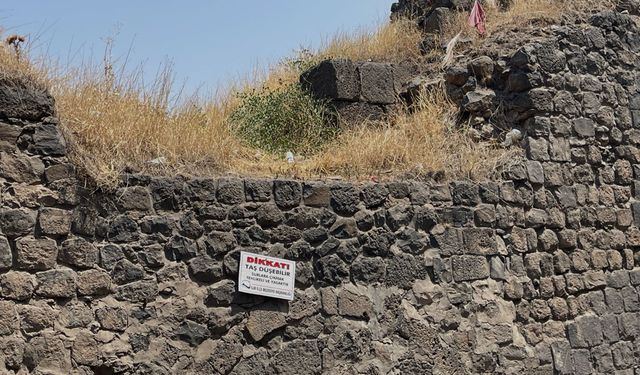 Diyarbakır’ın tarihi surlarında büyük tehlike!