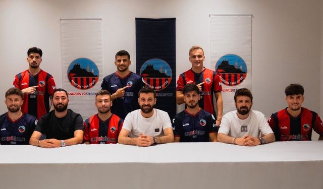 Mardin 1969 Spor’dan 7 futbolcu için imza töreni