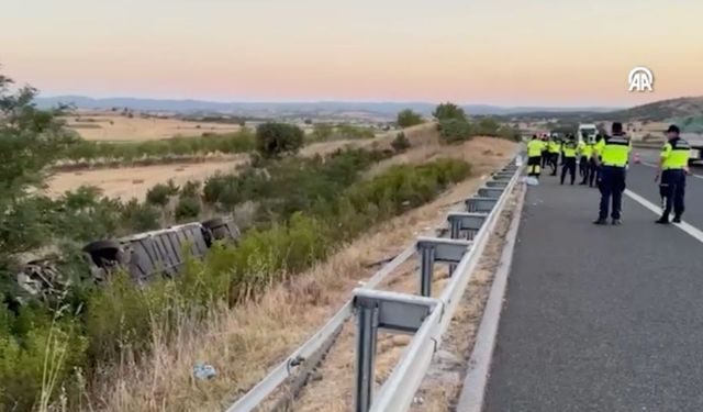 Balıkesir'de yolcu otobüsü şarampole devrildi, 27 yaralı