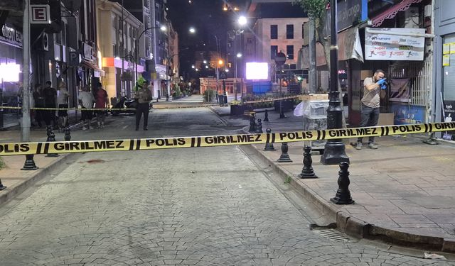 22 yaşındaki genç, sokakta öldürülmüş halde bulundu