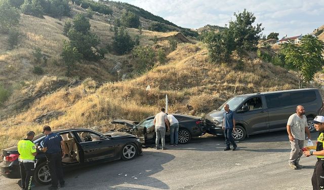 Tunceli’de zincirleme kaza: 5 yaralı