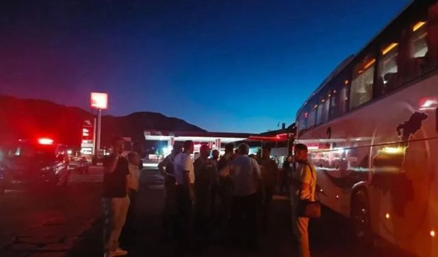 Van otobüsü Elazığ’da saldırıya uğradı