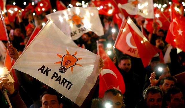 AK Parti, çözüm süreci için 81 kentte sahaya iniyor