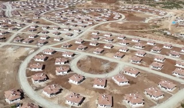 Depremzedeler için yapılan konutlar yarın teslim edilecek